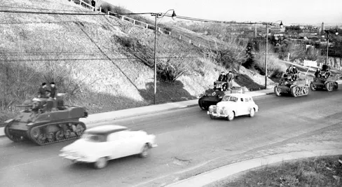 Canadian Arms & Armour — M5A1 português: história, matrículas e configuração