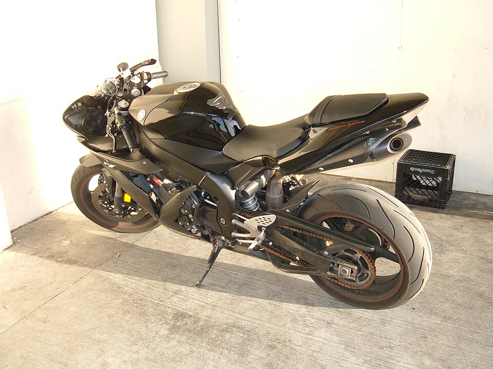 Commons — Yamaha YZF-R1, inclui exemplar 1998